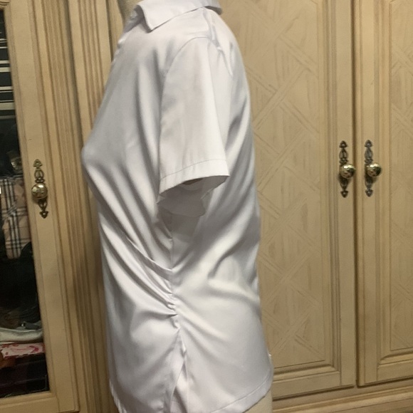 Gorgeous white top made in South America - Picture 9 of 10